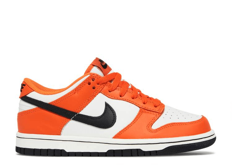 Black and red discount nike dunks halloween