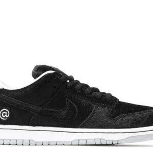 NIKE MEDICOM TOY X DUNK LOW SB 'BE@RBRICK'