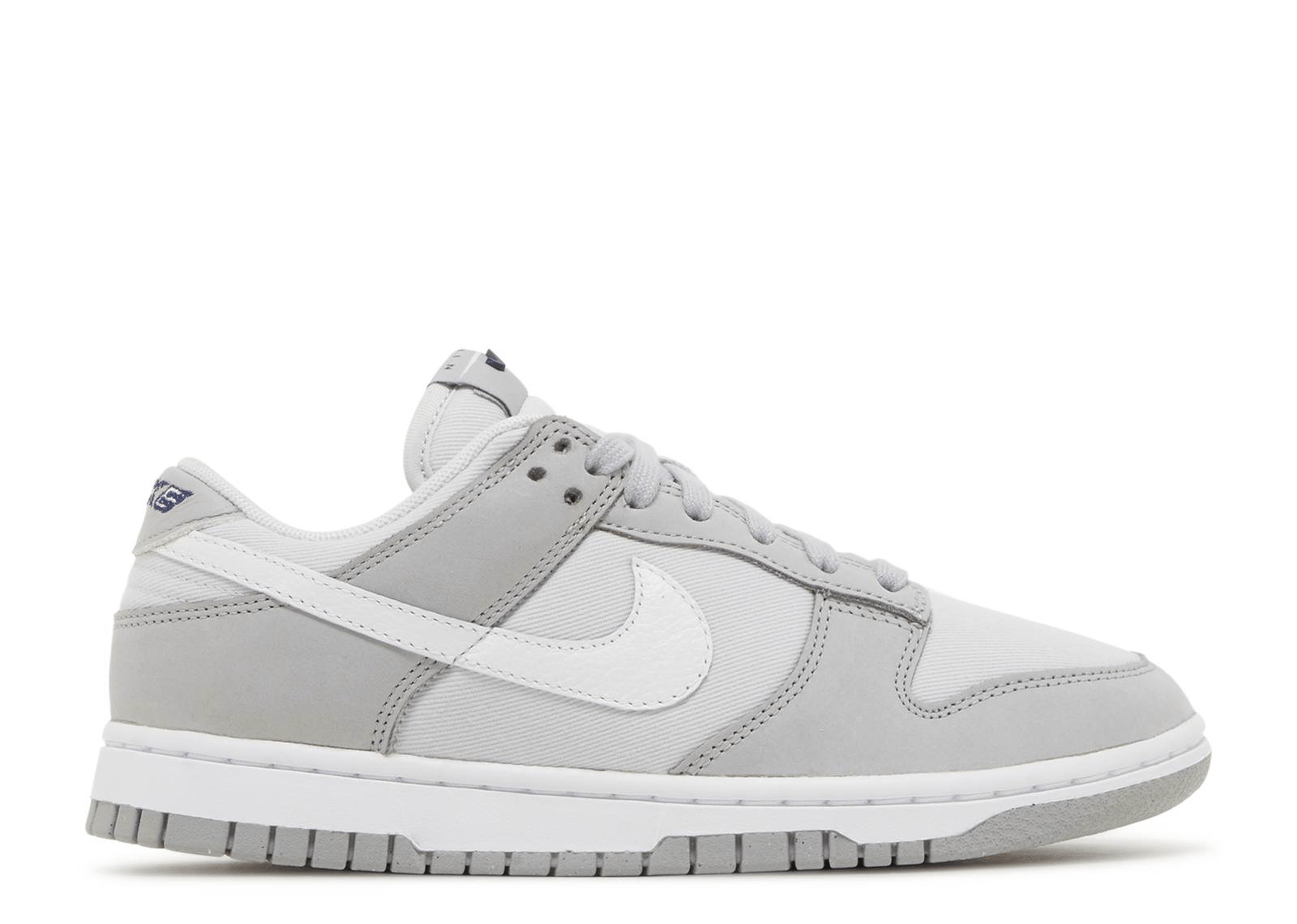 Nike WMNS DUNK LOW LX 'LIGHT SMOKE GREY'