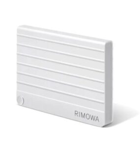 Rimowa-Aluminum-Card-Holder-Iconic-Style-Pocket-Sized-Convenience-800x575