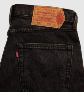 levis-x-jordan-baggy-jeans-005FH0000_10_CL_D1_ba4e4b68-b7a2-458a-9ca4-e74cc5f39271_860x945_crop_center.progressive